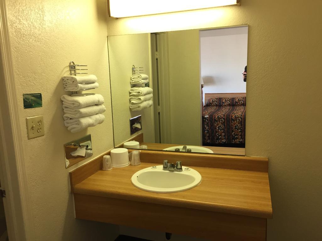 Ez 8 Motel Airporter Фінікс Номер фото